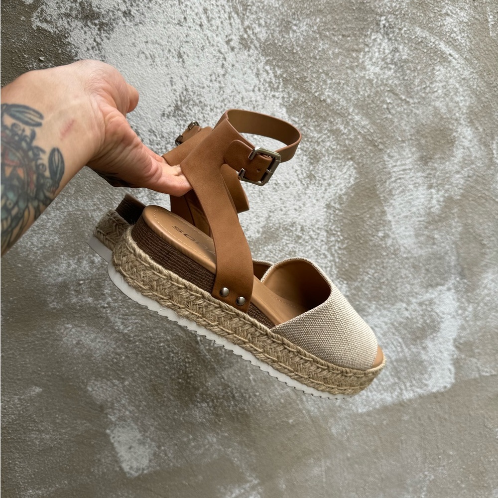 Soda women’s espadrille wedges